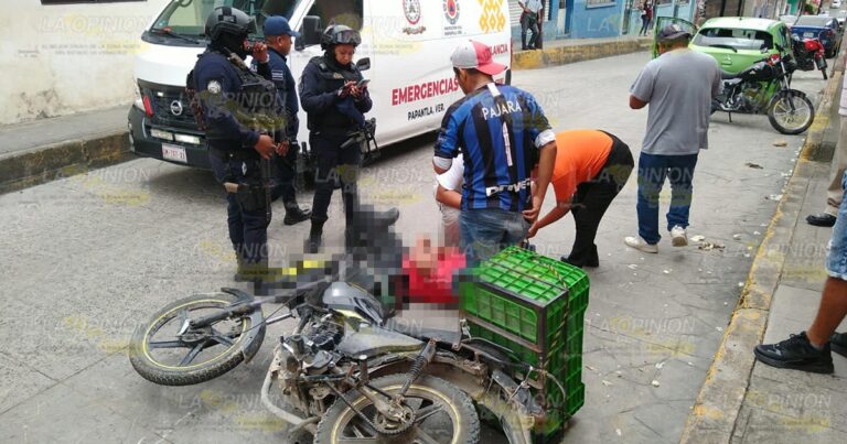 Motociclista derrapa y se lesiona
