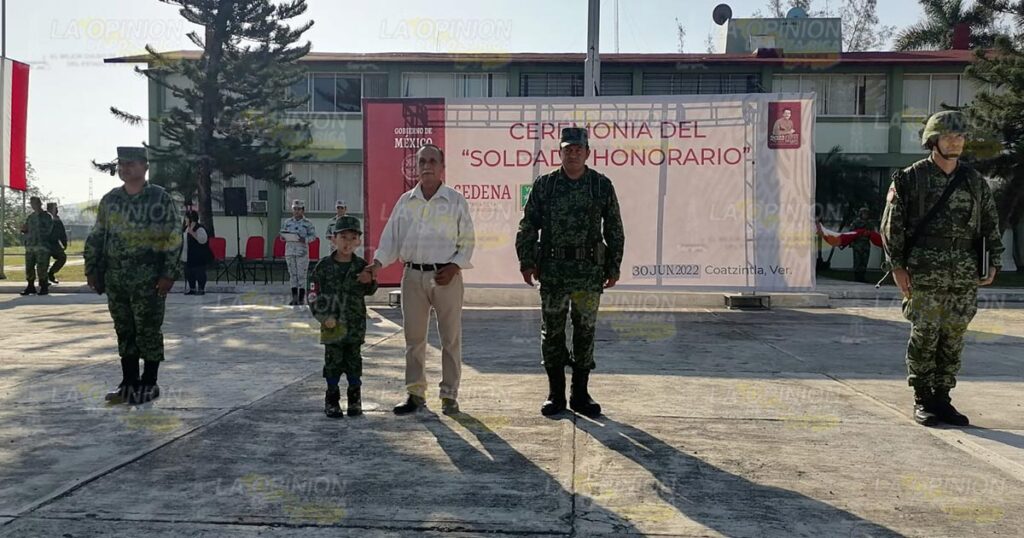 Niño de 7 años es distinguido como Soldado Honorario del 7° Batallón de Infantería