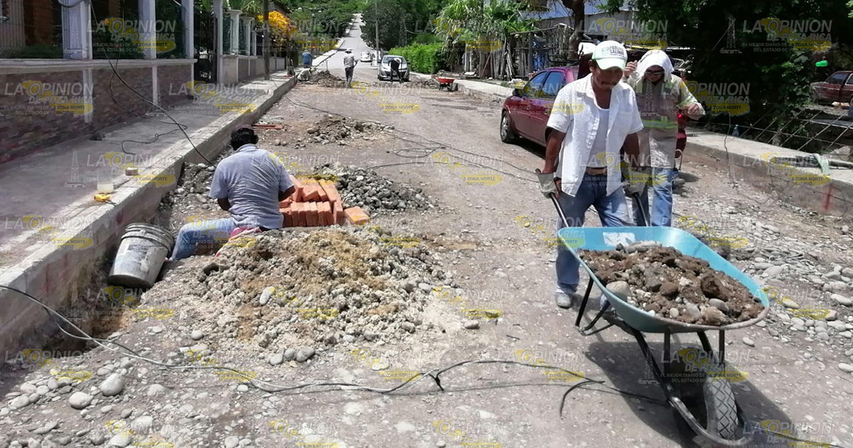 Supervisan obras en beneficio de los espinaltecos