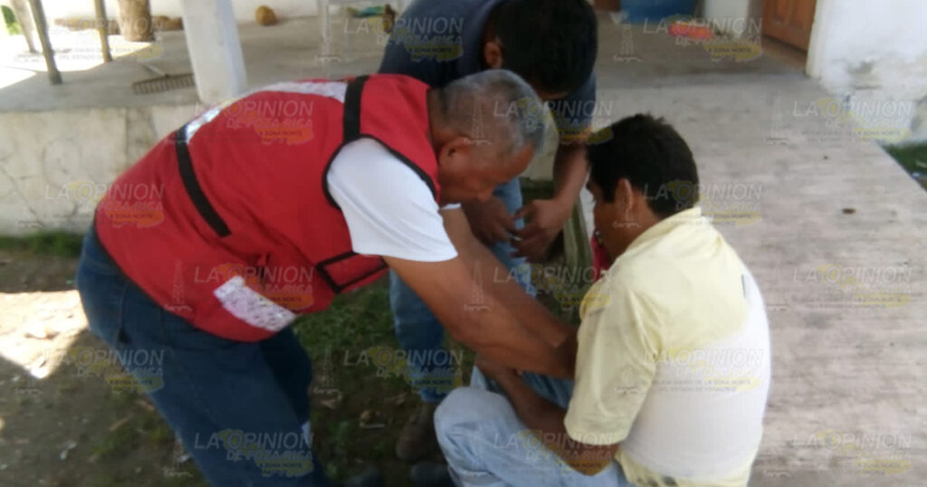 Vuelca revolvedora en carretera a la costa