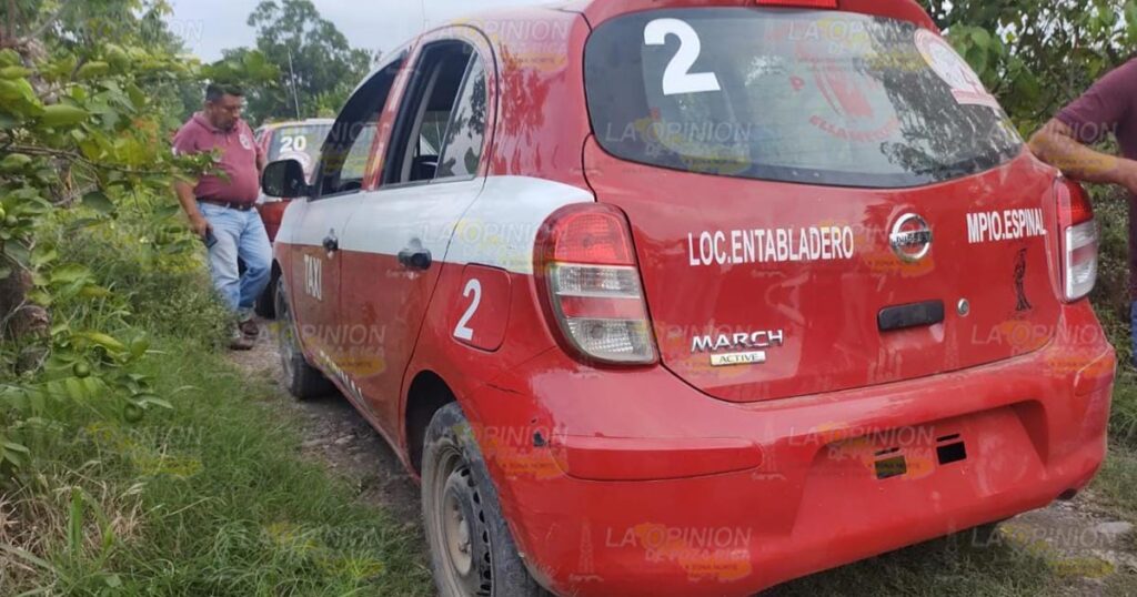 Borracho choca dos automóviles y huye