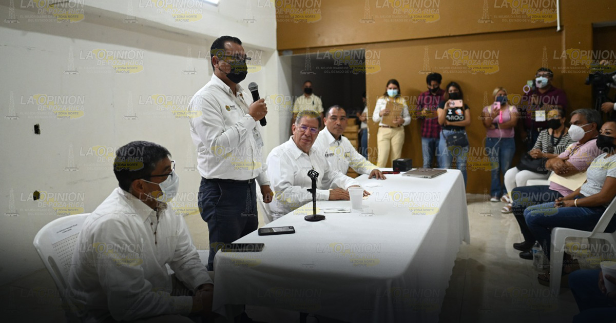 Capacitan a prestadores de servicios de Tuxpan Capacitan a prestadores de servicios de Tuxpan
