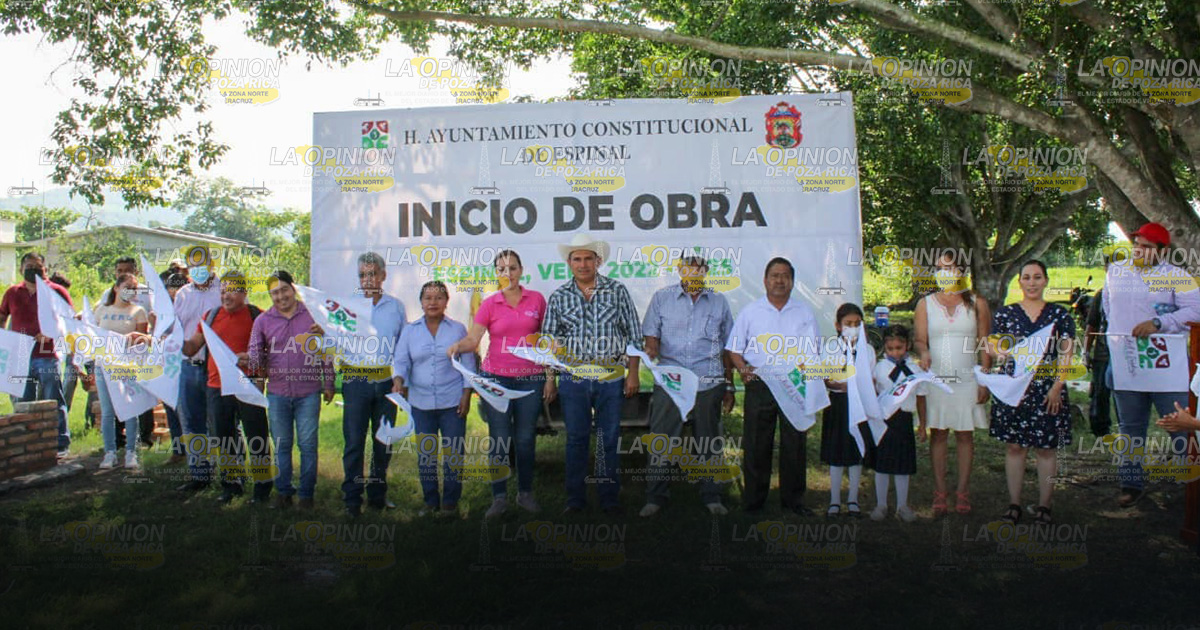 Construyen espacio multideportivo en Poblado Construyen espacio multideportivo en Poblado