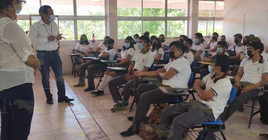 Previenen violencia en contra de las mujeres