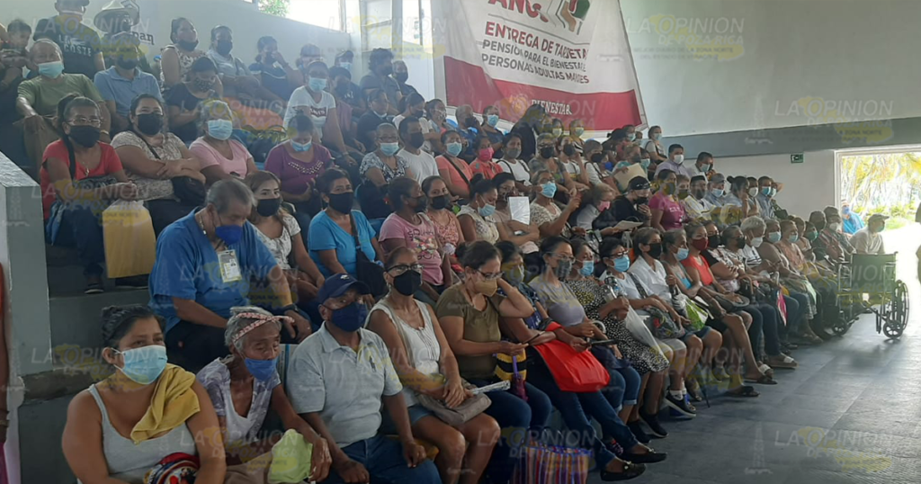 350 Tuxpeños más serán beneficiados a través del programa 65 y más