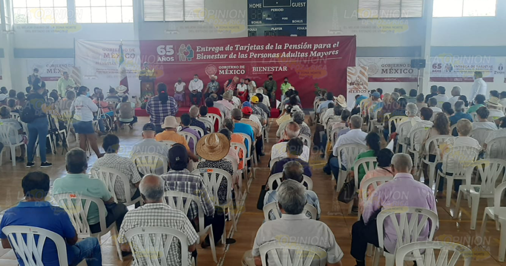 350 Tuxpeños más serán beneficiados a través del programa 65 y más