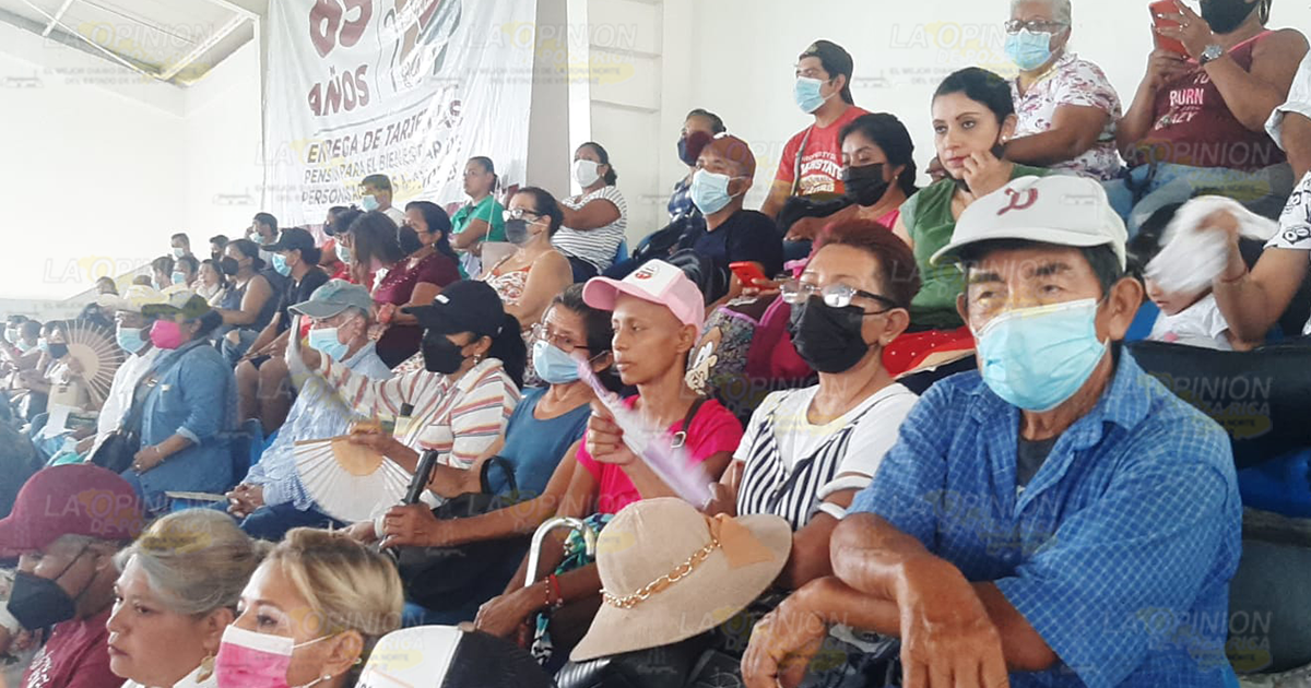 350 Tuxpeños más serán beneficiados a través del programa 65 y más 350 Tuxpeños más serán beneficiados a través del programa 65 y más