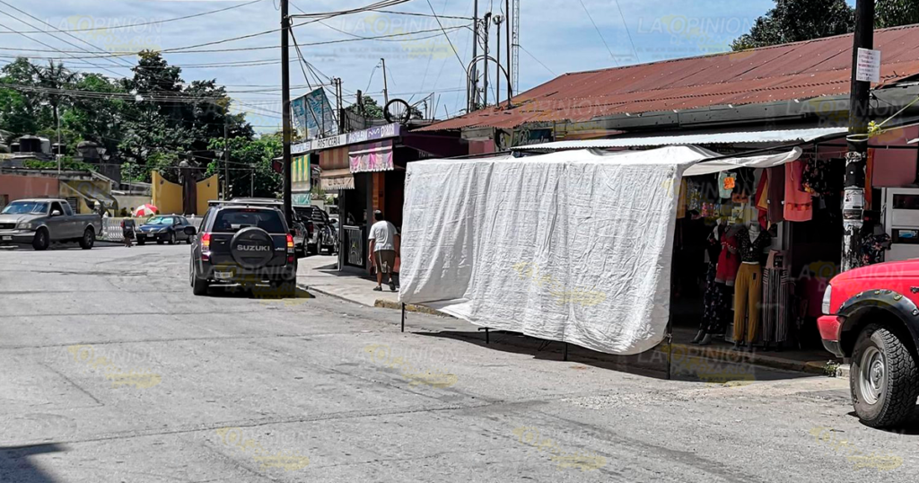 Exigen el retiro de comercios ambulantes, de la zona centro