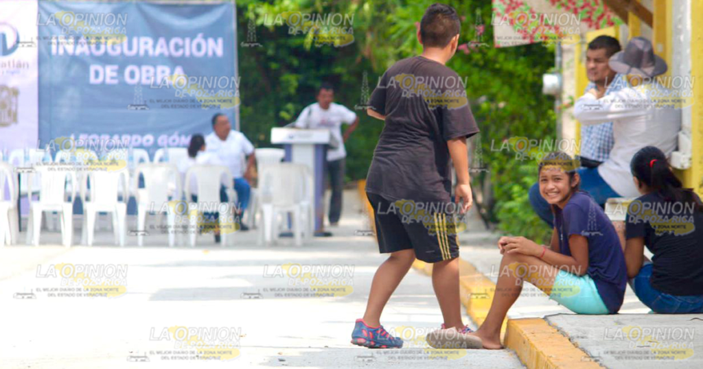 Inaugura Leobardo Gómez calle en Kilómetro 6