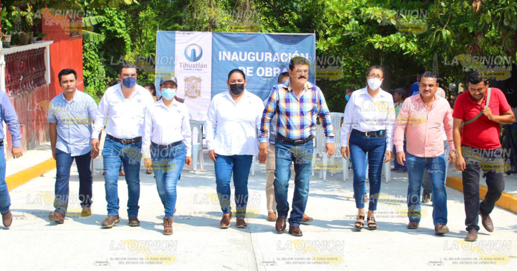 Inaugura Leobardo Gómez calle en Kilómetro 6