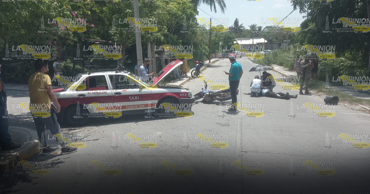 No hace alto y choca con un motociclista
