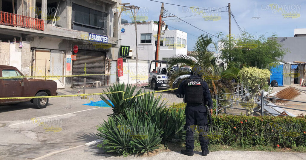 Se mató aventándose del tercer piso