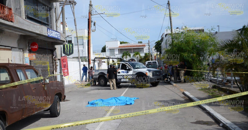 Se mató aventándose del tercer piso