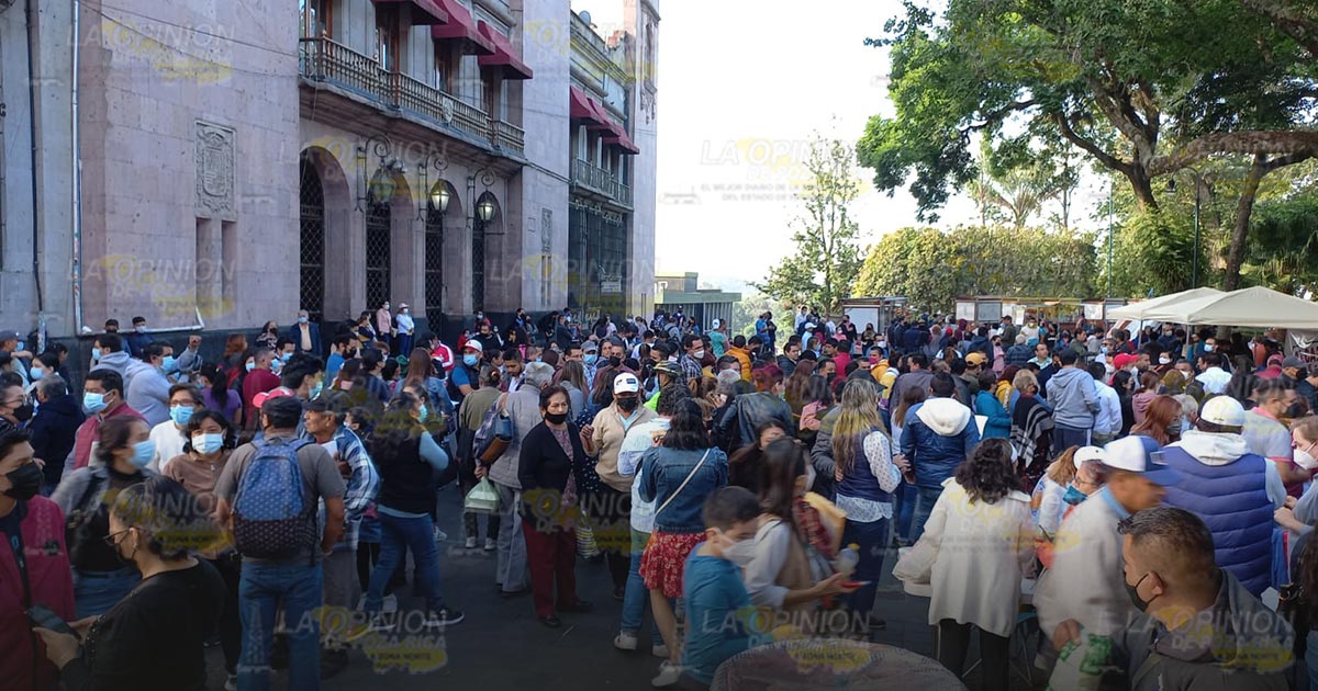 A gritos y empujones Morena elige a sus delegados