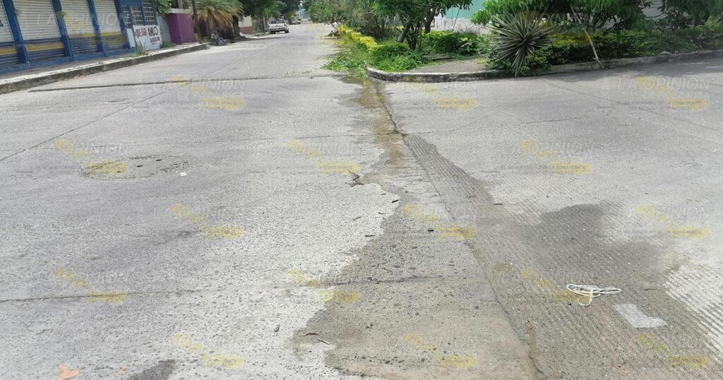 Muchas familias no tienen agua y en la Ruiz, Coatzintla, una fuga lleva más de 6 meses sin ser reparada