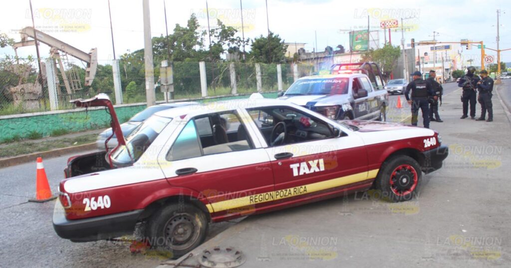 Desquiciado chofer montó taxi en el camellón central