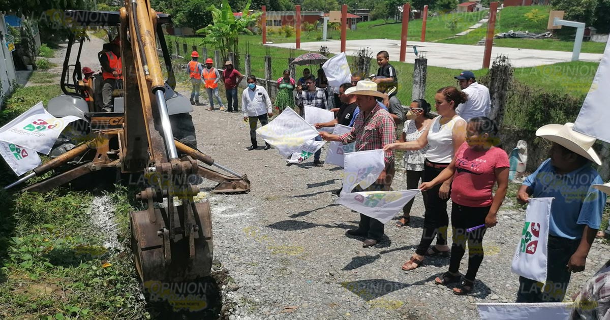 Rehabilitan red de agua potable