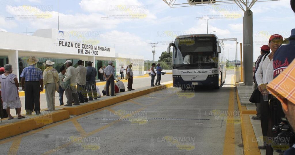 Exigen comunidades acceso a la autopista