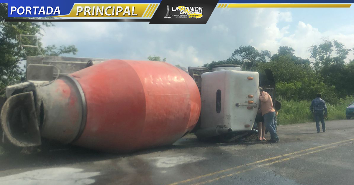 Vuelca e incendia "trompo" en curvas de El Veladero