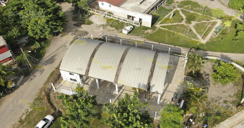 Amplían infraestructura pública en beneficio de la población local