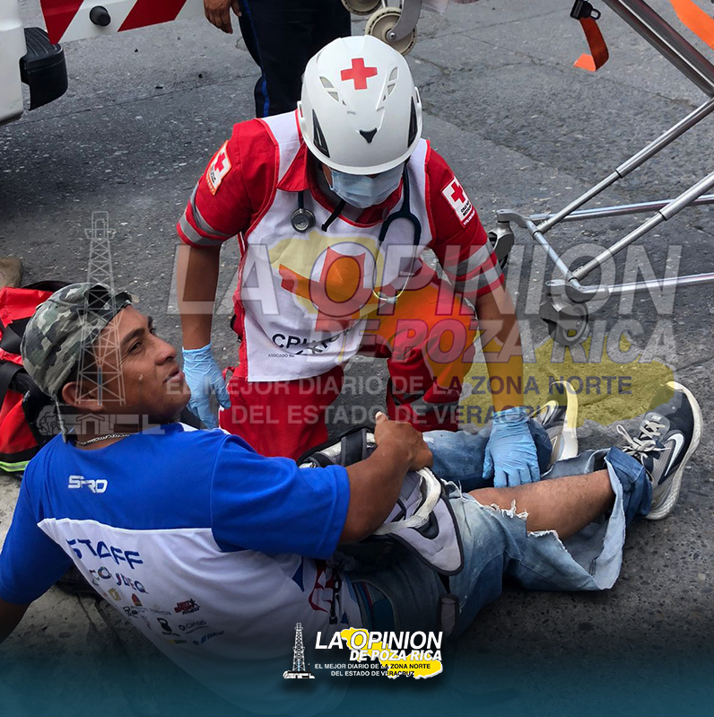 Motociclista arrollado por camioneta Motociclista arrollado por camioneta