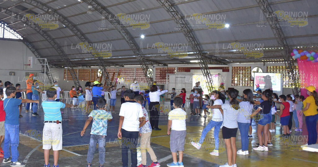 Aprenden y se divierten en campamento de verano