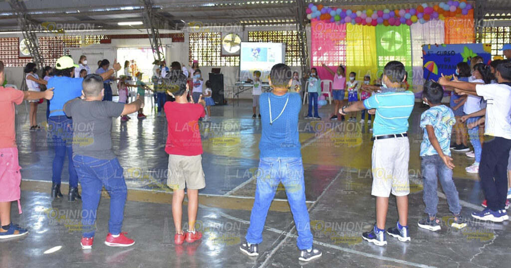 Aprenden y se divierten en campamento de verano