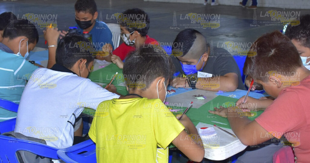 Aprenden y se divierten en campamento de verano