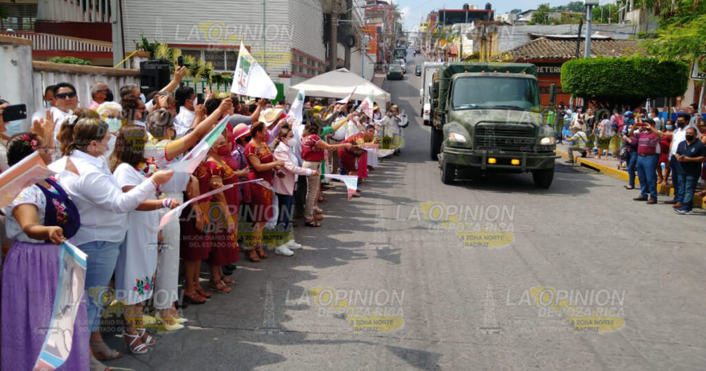 Llevan 24 mil libros de texto a escuelas de la región