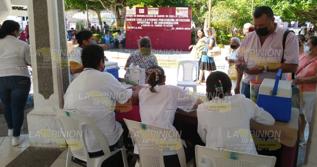 Inmunizan a papantecos contra la covid-19