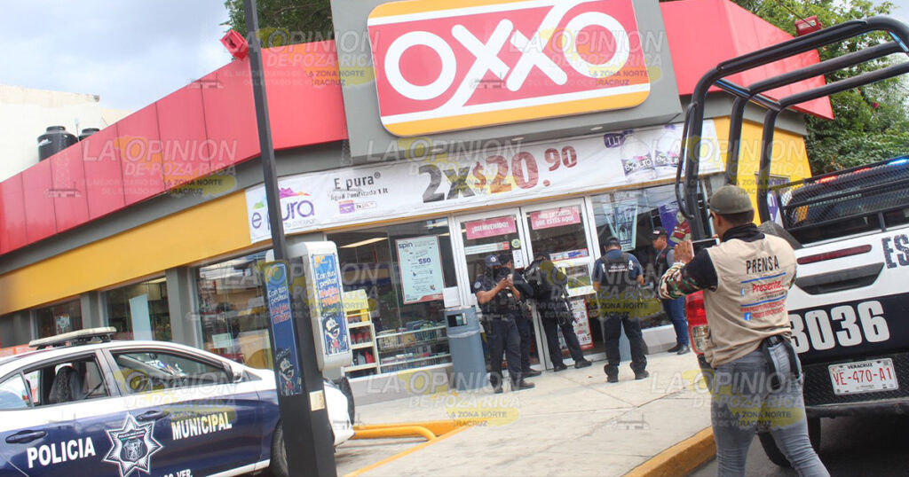 Asaltan OXXO en sucursal de la calle Independencia