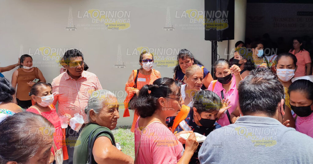 Regidores dejan tirado su trabajo y acuden a evento político