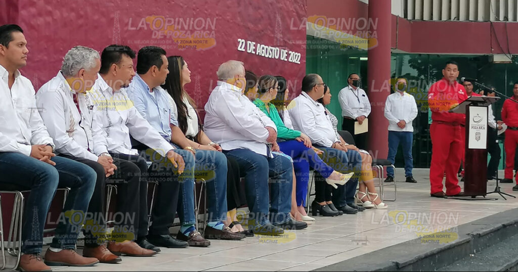 Reconocen a Heroico cuerpo de Bomberos