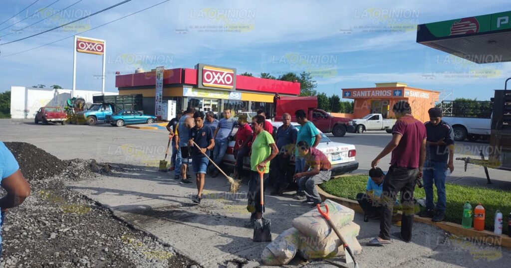 Taxistas bachean carretera Espinal-Coyutla