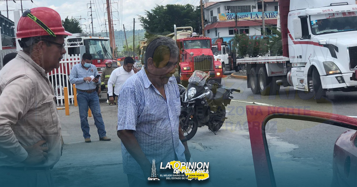 Se incendia auto en Lázaro Cárdenas Se incendia auto en Lázaro Cárdenas