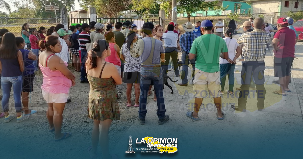 Toman tres escuelas en La Piedad, Cazones Toman tres escuelas en La Piedad, Cazones