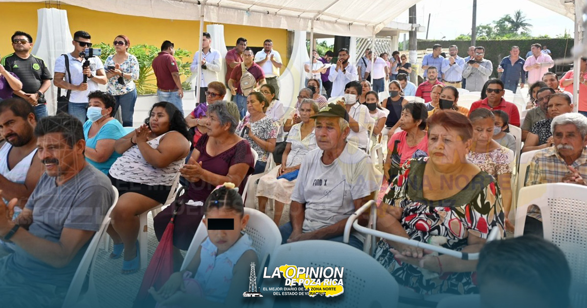 Gobierno de Tuxpan inaugura la pavimentación con concreto hidráulico en la calle Juan Escutia, de la colonia Niños Héroes Tuxpan inaugura la pavimentación con concreto hidráulico