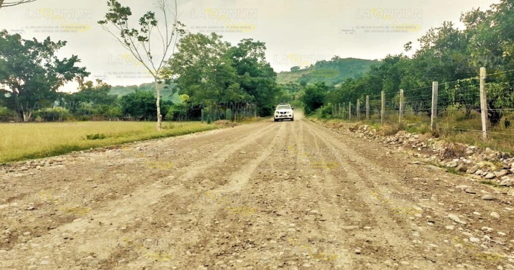 Comunidades piden servicio de transporte