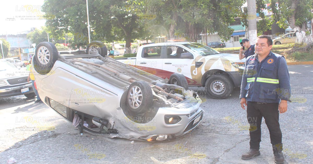 Vuelca Spark en Ruiz Cortines