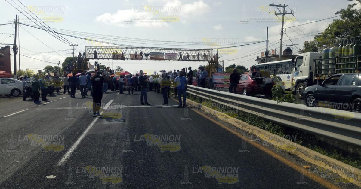 Xalapa sin paso: cierran dos carriles de la carretera a Veracruz