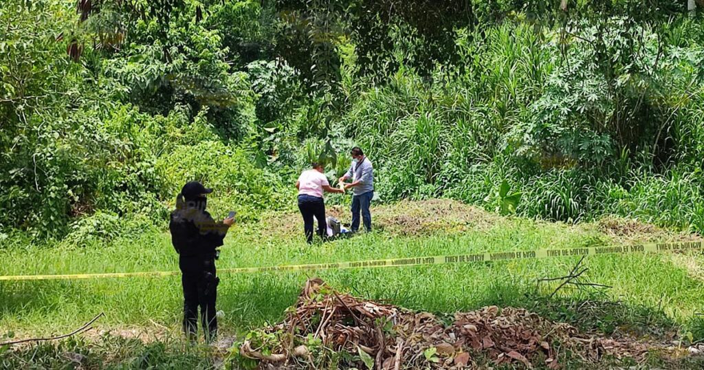 Localizan cuerpo de mujer en descomposición