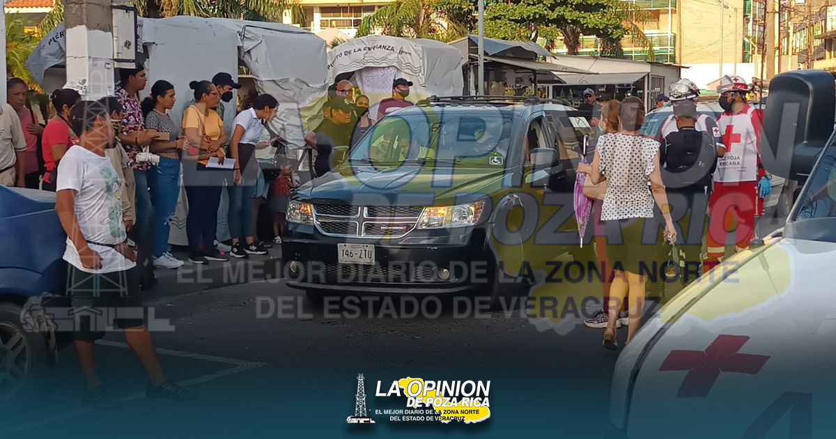 ¡ECHA DE REVERSA Y ARROLLA A SU HIJO! ¡ECHA DE REVERSA Y ARROLLA A SU HIJO!