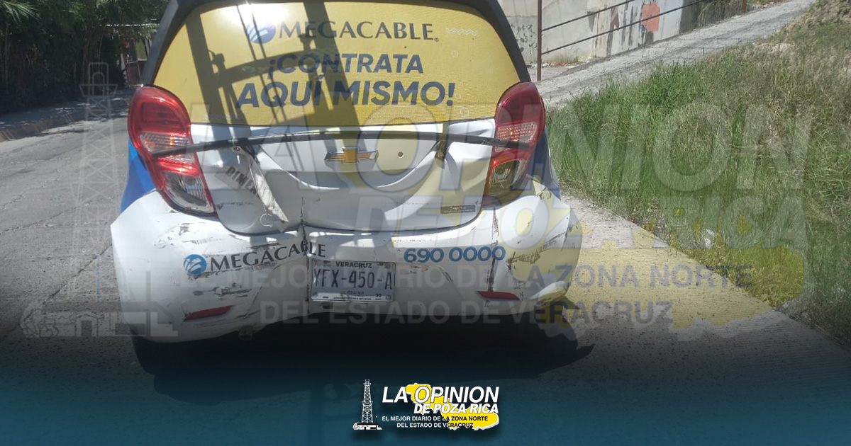 ¡Maneja distraído y choca por alcance! ¡Maneja distraído y choca por alcance!