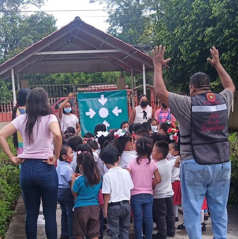 Se están llevando a cabo simulacros de sismo con diferentes instituciones educativas