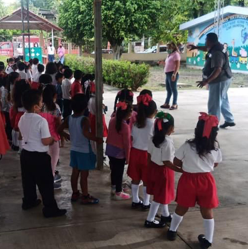 Se están llevando a cabo simulacros de sismo con diferentes instituciones educativas