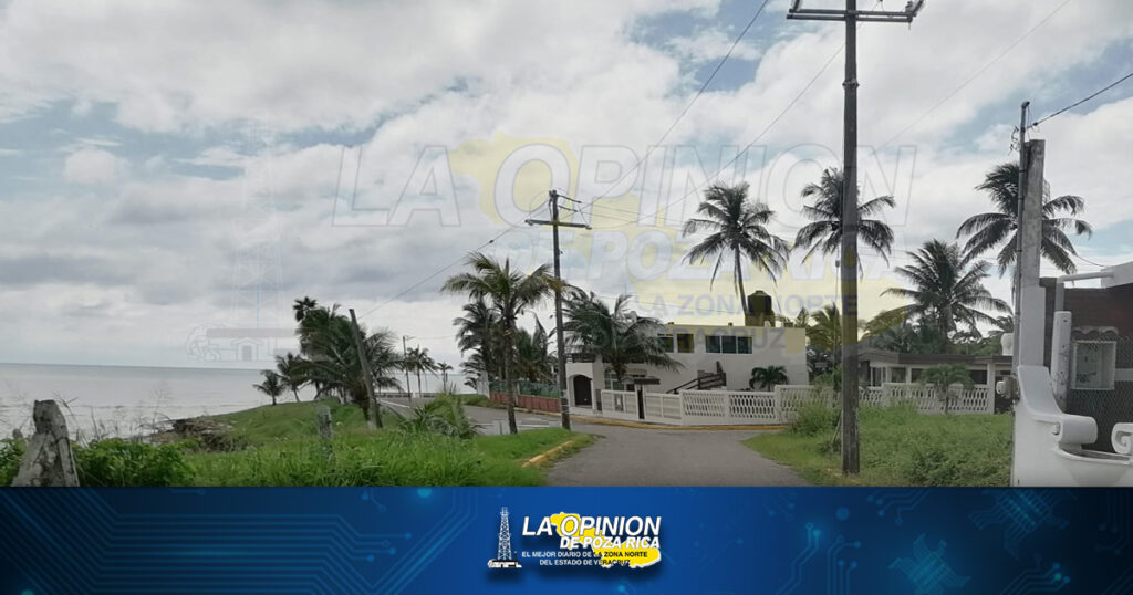 Pésimo alumbrado público en Barra de Cazones, denuncian habitantes