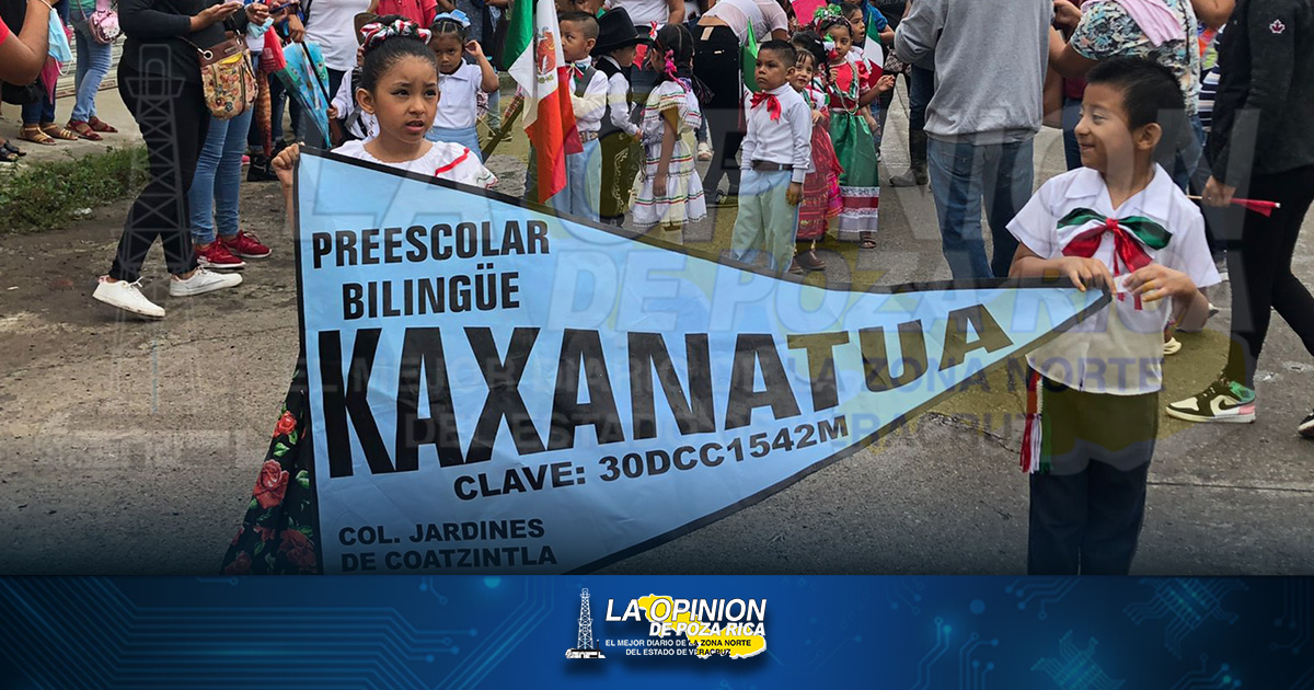Dan el "Grito" y desfilan, niños del preescolar bilingüe Kaxanatua Dan el "Grito" y desfilan, niños del preescolar bilingüe Kaxanatua