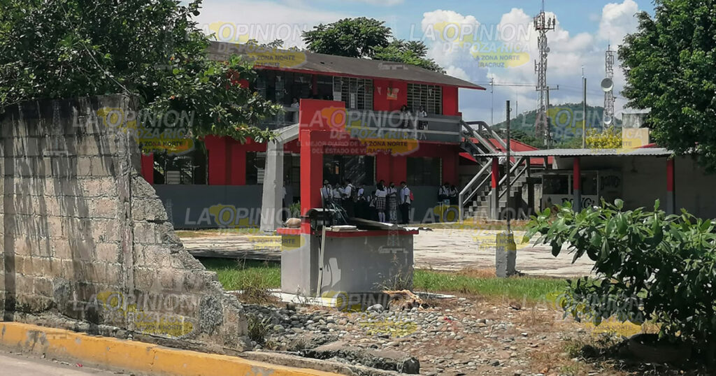 Arranca cercado perimetral de Telebachillerato de Entabladero