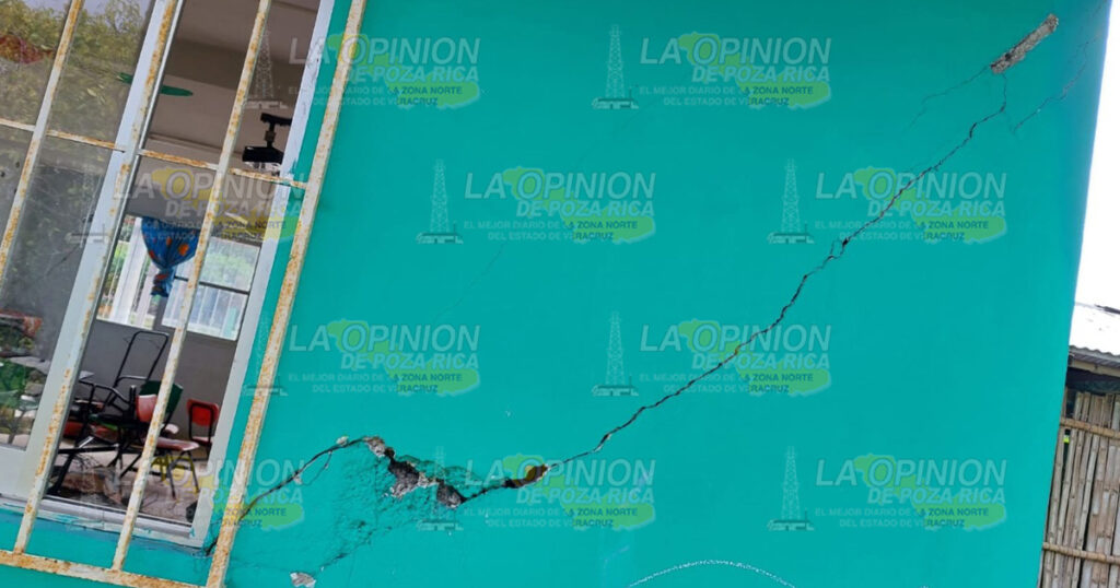 Padres toman escuela primaria