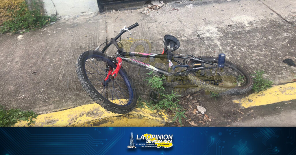 Menores en bicicleta fueron arrollados